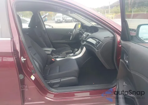 2015 Honda Accord Sport z USA, uszkodzony, nr VIN 1HGCR2F52FA017713